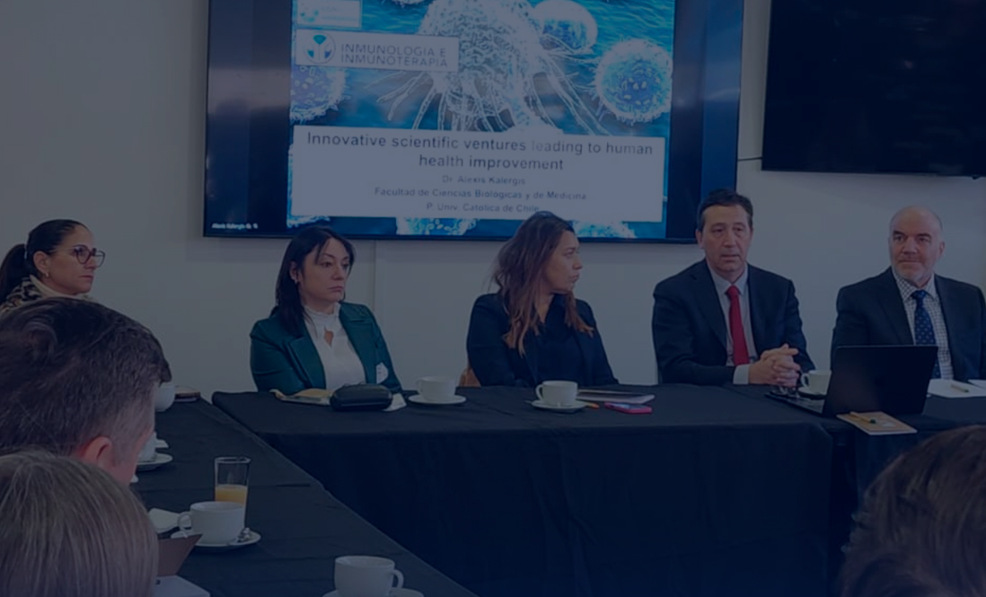 Dr. Alexis Kalergis leads ForoInnovación meeting that brought together leaders from Science, Industry, Innovation, and Health
